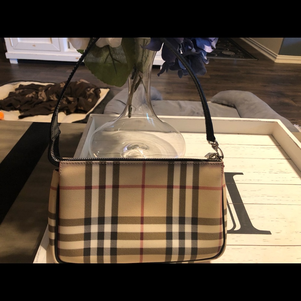 Authentic Burberry Nova Check clutch